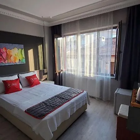 Adali & Hotel 3*