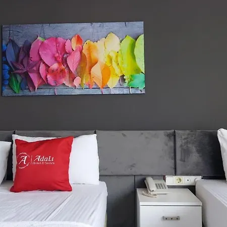Hotel Adali & 3*