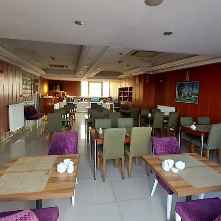 Hotel Adali & 3*