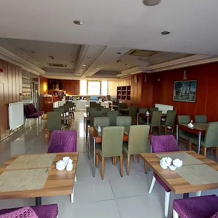 Adali & Hotel 3*